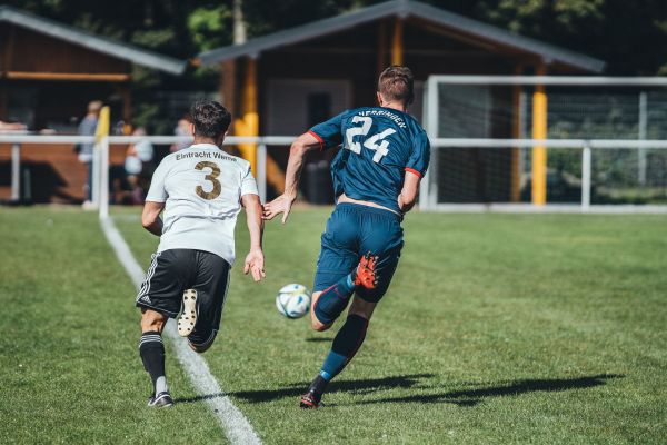 Quelles sont les règles et l'histoire du football ?